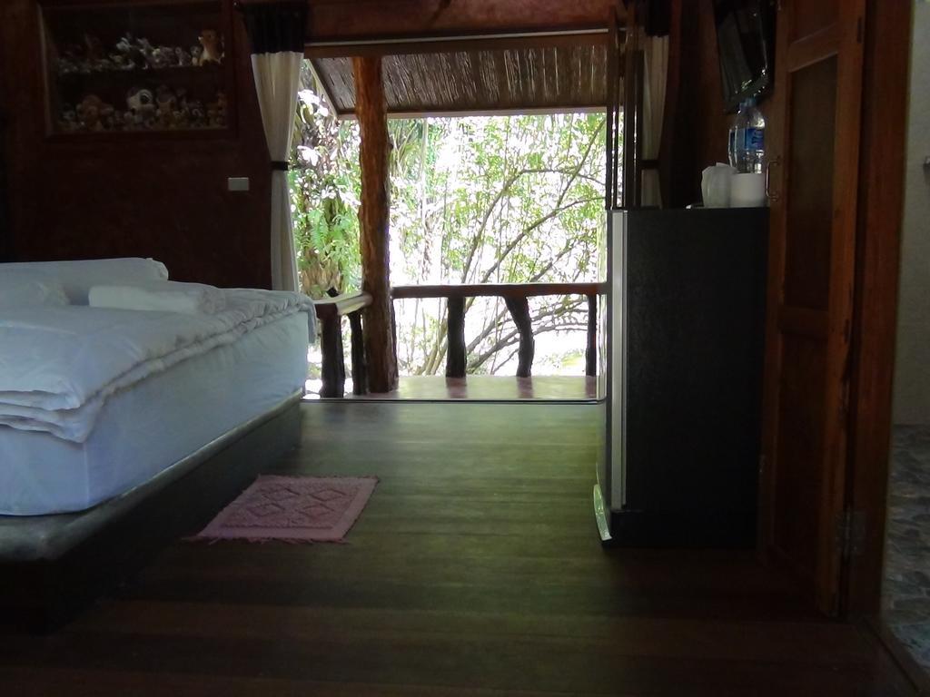 Tuaprodhome * Khao Lak